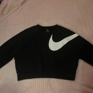 xs nike cropped hoodie